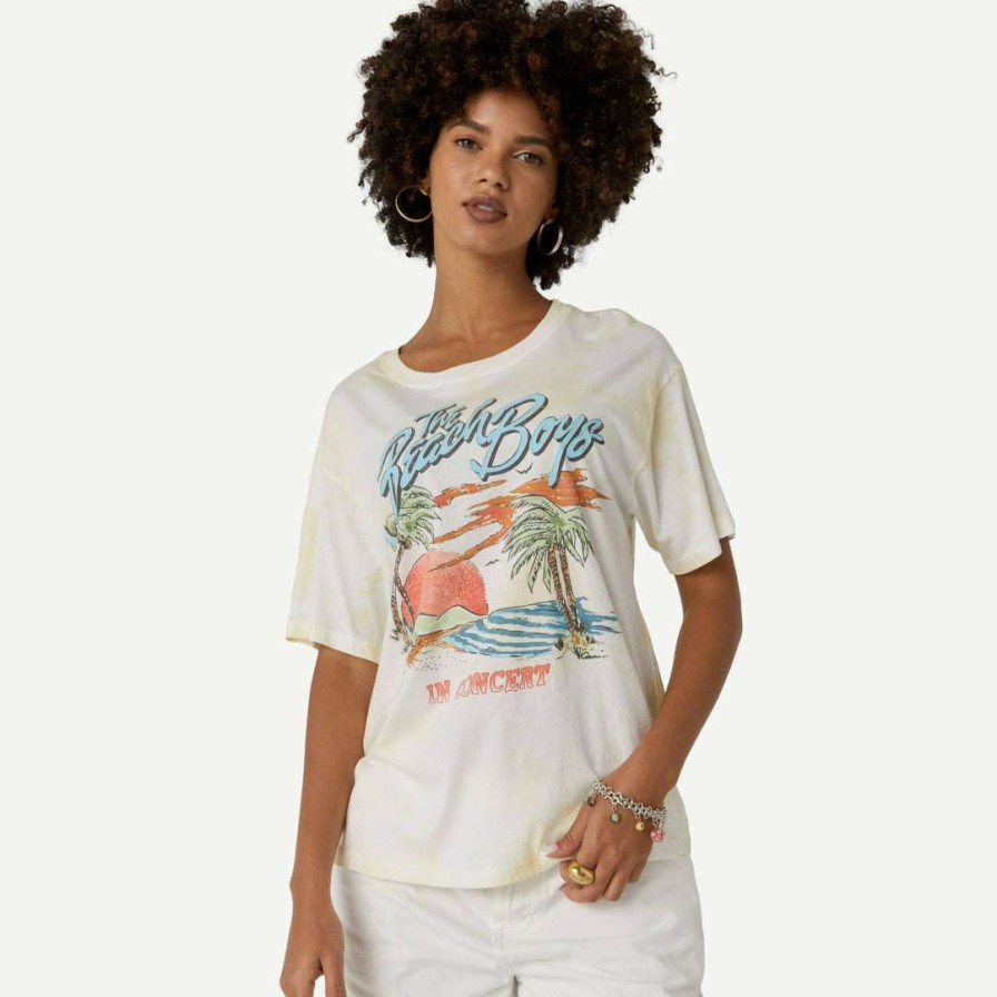 Tee & Tanks * | Daydreamer The Beach Boys In Concert Boyfriend Tee